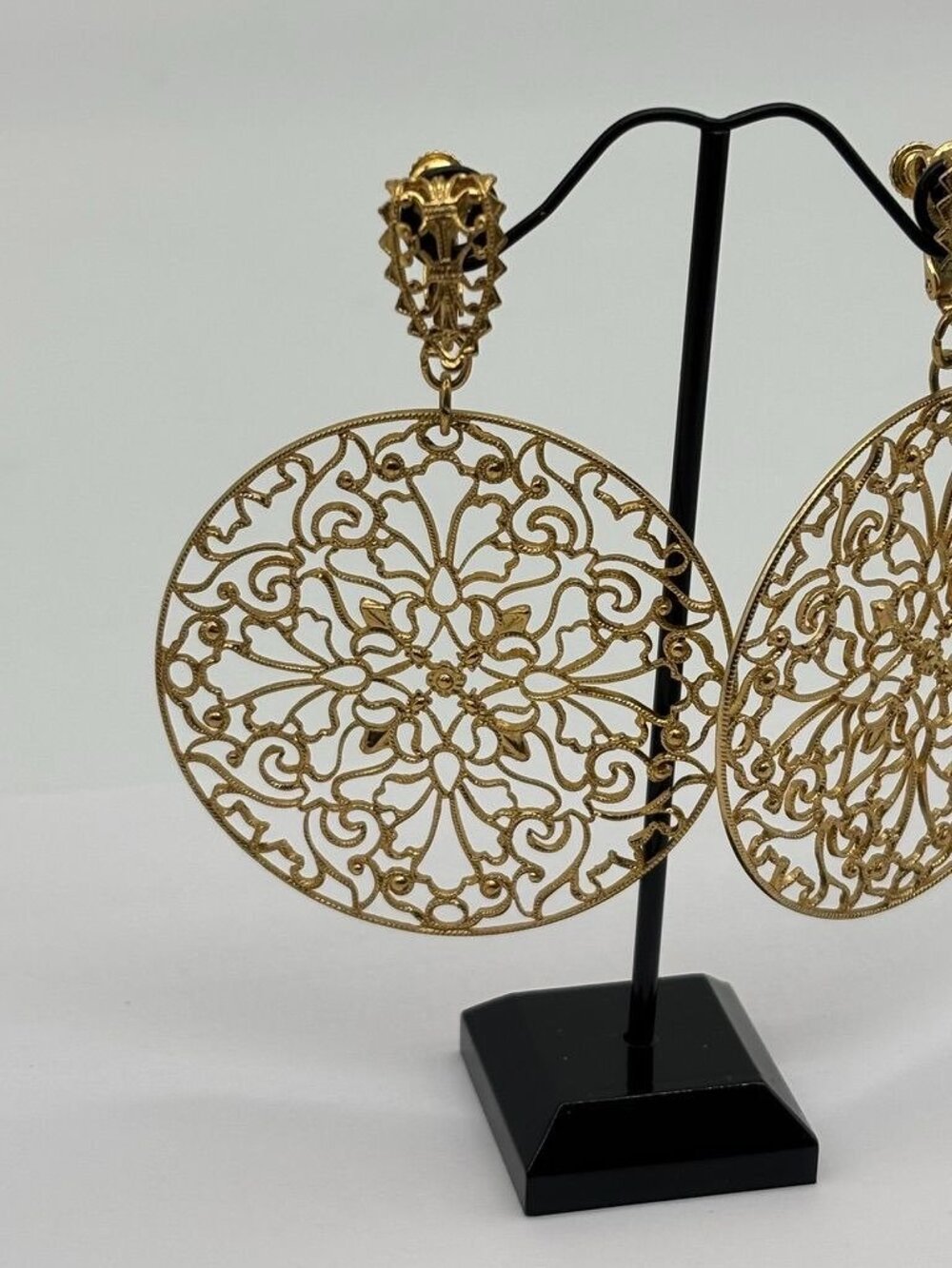 Vintage Napier Earrings Gold-Tone X-Large Round Dangling Discs Filigree Clip-Ons - Picture 10 of 15